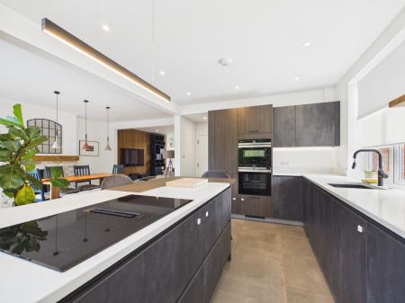 4 bedroom Semi-detached house to let in The Parade, Harrogate, HG1