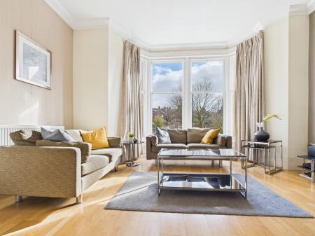 2 bedroom Flat to let in Kings Road, Harrogate, HG1