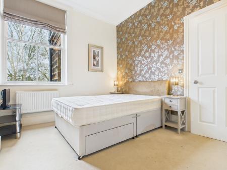 2 bedroom Flat to let in Kings Road, Harrogate, HG1