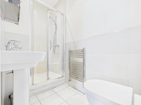 2 bedroom Flat to let in Kings Road, Harrogate, HG1