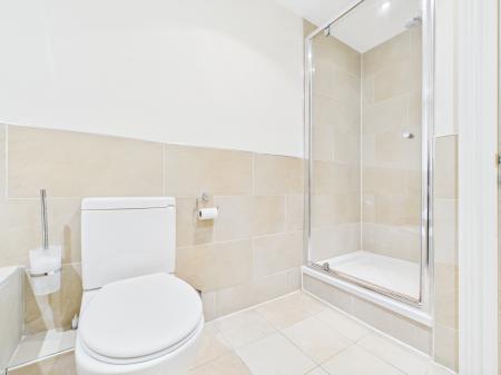 2 bedroom Flat to let in Kings Road, Harrogate, HG1
