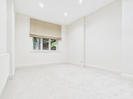 3 bedroom Apartment to let in Clarence Drive, Harrogate, HG1