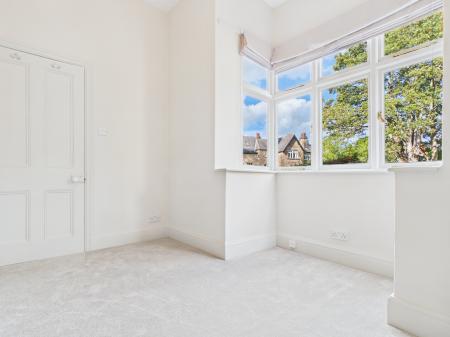 3 bedroom Apartment to let in Clarence Drive, Harrogate, HG1