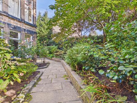 3 bedroom Apartment to let in Clarence Drive, Harrogate, HG1
