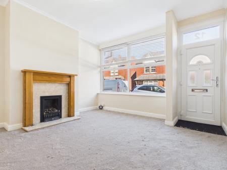 3 bedroom Terraced House to let in Hookstone Avenue, Harrogate, HG2