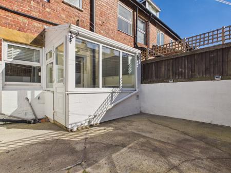 3 bedroom Terraced House to let in Hookstone Avenue, Harrogate, HG2