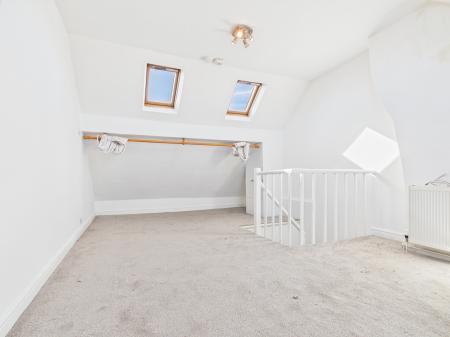 3 bedroom Terraced House to let in Hookstone Avenue, Harrogate, HG2