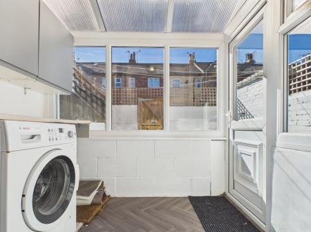 3 bedroom Terraced House to let in Hookstone Avenue, Harrogate, HG2