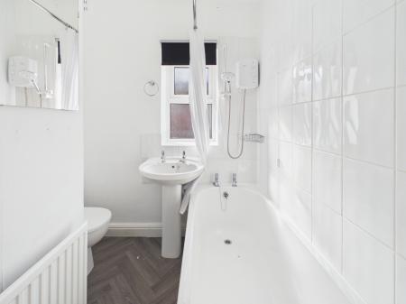 3 bedroom Terraced House to let in Hookstone Avenue, Harrogate, HG2