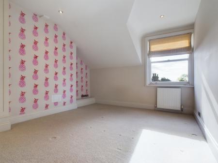 2 bedroom Flat to let in Harlow Moor Drive, Harrogate, HG2