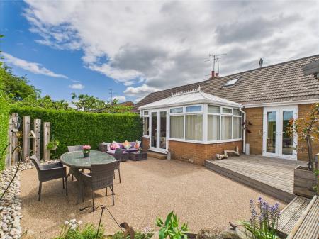 1 bedroom Bungalow to let in Woodhall Drive, Harrogate, HG1