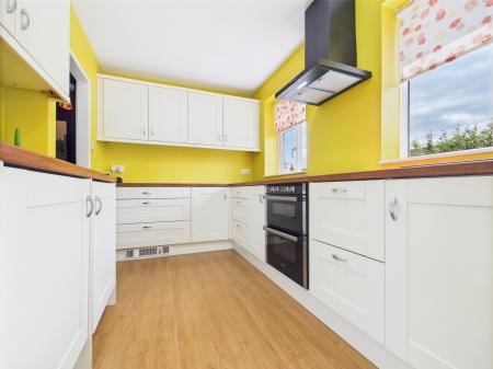 1 bedroom Bungalow to let in Woodhall Drive, Harrogate, HG1