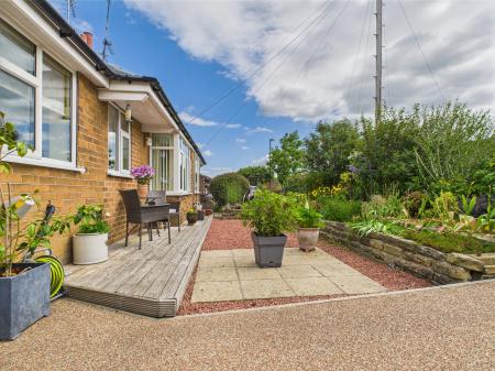 1 bedroom Bungalow to let in Woodhall Drive, Harrogate, HG1