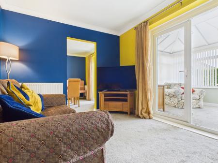 1 bedroom Bungalow to let in Woodhall Drive, Harrogate, HG1