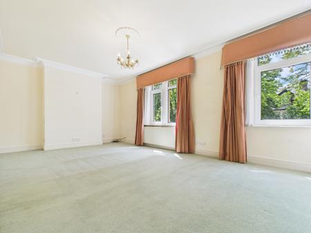 4 bedroom Town house to let in Studley Road, Harrogate, HG1