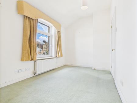 4 bedroom Town house to let in Studley Road, Harrogate, HG1