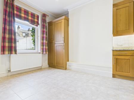 4 bedroom Town house to let in Studley Road, Harrogate, HG1