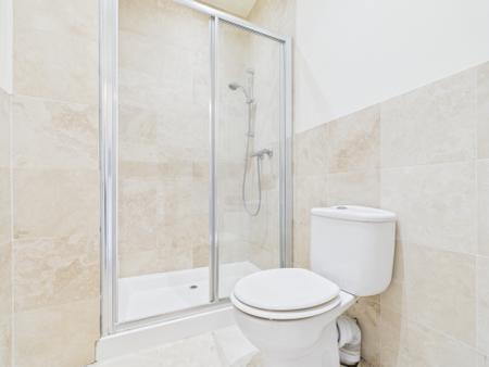 4 bedroom Town house to let in Studley Road, Harrogate, HG1