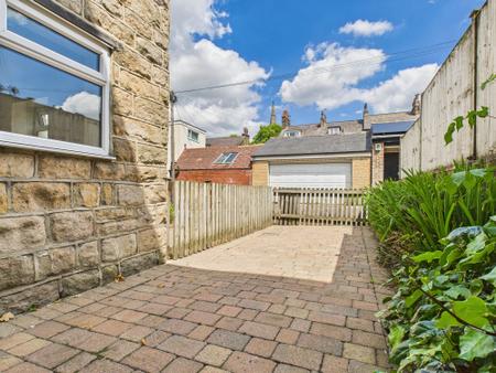 4 bedroom Town house to let in Studley Road, Harrogate, HG1