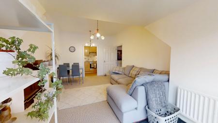 2 bedroom Flat for sale in Harlands Road, Haywards Heath, RH16