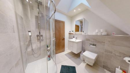 2 bedroom Flat for sale in Cuckfield Road, Haywards Heath, RH17