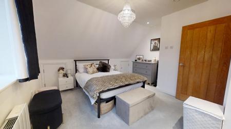 2 bedroom Flat for sale in Cuckfield Road, Haywards Heath, RH17