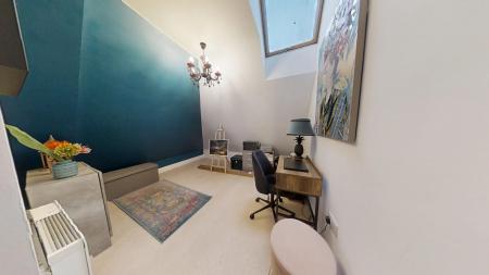 2 bedroom Flat for sale in Cuckfield Road, Haywards Heath, RH17