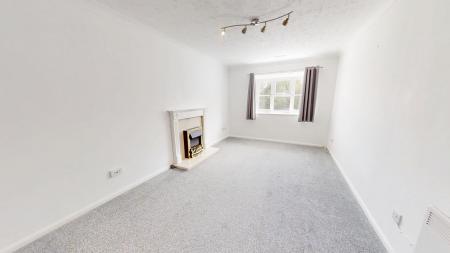 1 bedroom Flat to let in Walnut Park, Haywards Heath, RH16