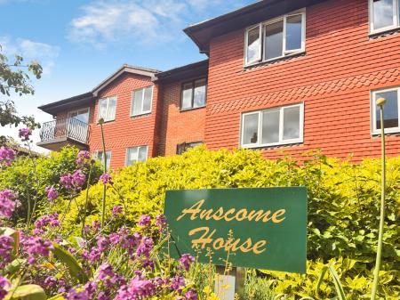 1 bedroom Flat to let in Great Heathmead, Haywards Heath, RH16