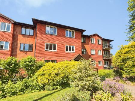 Great Heathmead, Haywards Heath, RH16