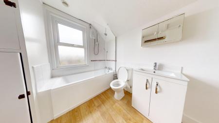 2 bedroom Semi-detached house to let in Western Road, Haywards Heath, RH16