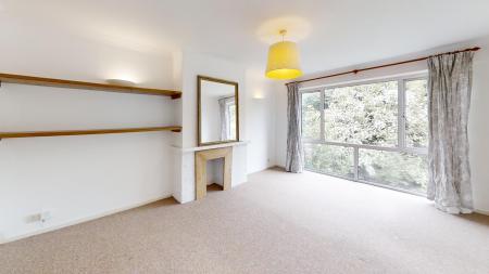 2 bedroom Flat to let in Pelham Road, Lindfield, RH16