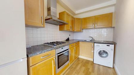 3 bedroom Flat to let in South Road, Haywards Heath, RH16