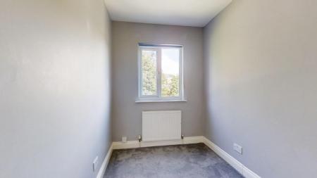 3 bedroom Flat to let in South Road, Haywards Heath, RH16