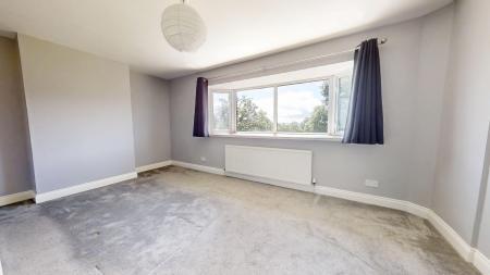 3 bedroom Flat to let in South Road, Haywards Heath, RH16