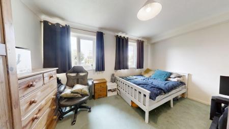 1 bedroom Flat to let in Perrymount Road, Haywards Heath, RH16