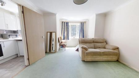 1 bedroom Flat to let in Perrymount Road, Haywards Heath, RH16