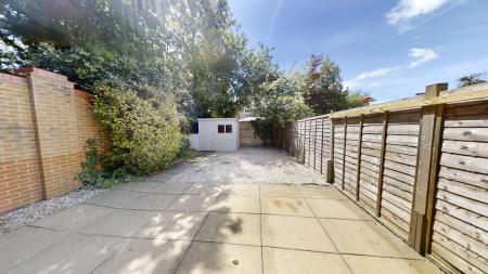 3 bedroom End of terrace house to let in Wheatsheaf Close