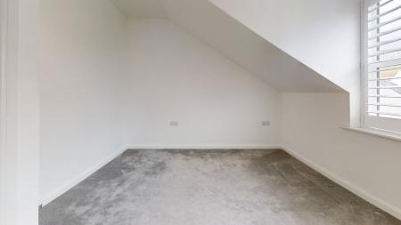 4 bedroom Semi-detached house to let in Trubwick Avenue, Haywards Heath, RH16