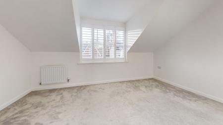 4 bedroom Semi-detached house to let in Trubwick Avenue, Haywards Heath, RH16