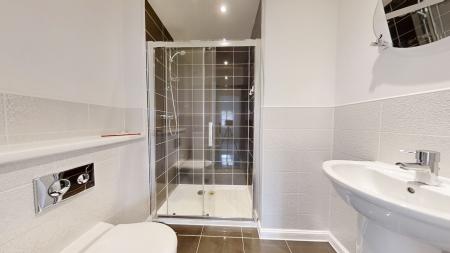 4 bedroom Semi-detached house to let in Trubwick Avenue, Haywards Heath, RH16