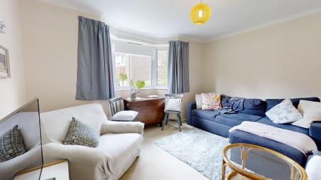 1 bedroom Flat to let in Heath Road, Haywards Heath, RH16