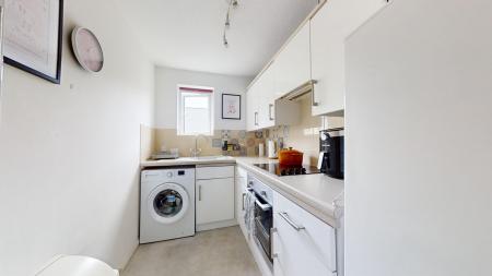 1 bedroom Flat to let in Heath Road, Haywards Heath, RH16