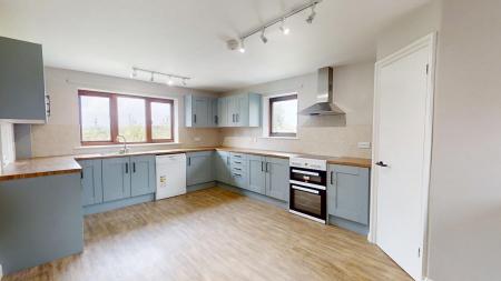 5 bedroom Detached house to let in Station Road, Horsted Keynes, RH17
