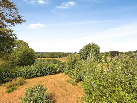 5 bedroom Detached house to let in Station Road, Horsted Keynes, RH17