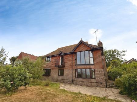 5 bedroom Detached house to let in Station Road, Horsted Keynes, RH17