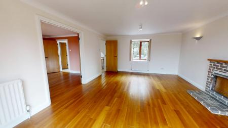 5 bedroom Detached house to let in Station Road, Horsted Keynes, RH17