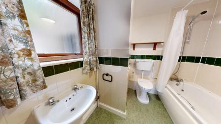 5 bedroom Detached house to let in Station Road, Horsted Keynes, RH17