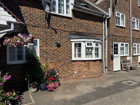 3 bedroom Cottage to let in Haywards Road, Haywards Heath, RH16