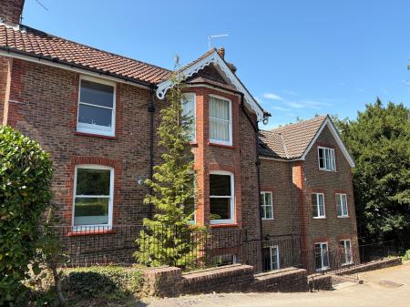 Paddockhall Road, Haywards Heath, RH16